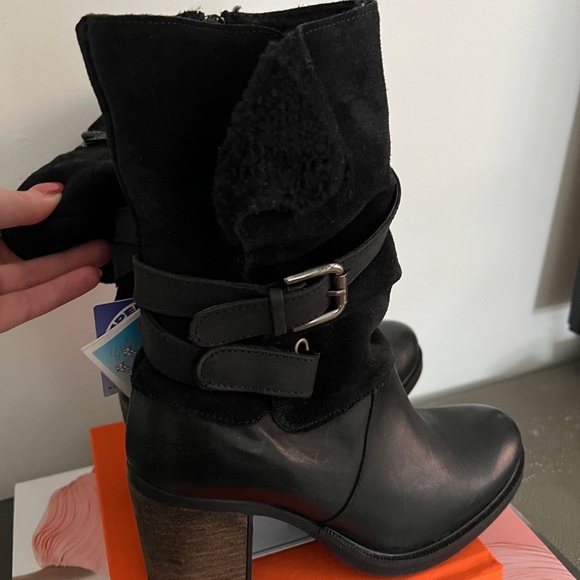 Waterproof heeled boot NEW - Picture 2 of 5